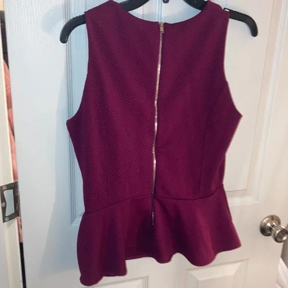 New York & Company Stretch Cute Dressy Top Size M - Picture 2 of 2